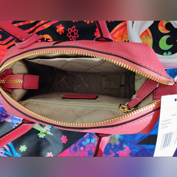 Michael Kors Hyde Sm Satchel - Picture 6 of 10